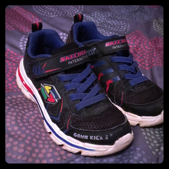 boys sketchers size 2